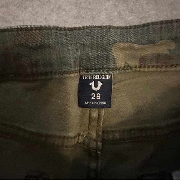 True Religion Halle Olive Camo Jeans Mid Rise Super Skinny size 26 - Picture 9 of 10